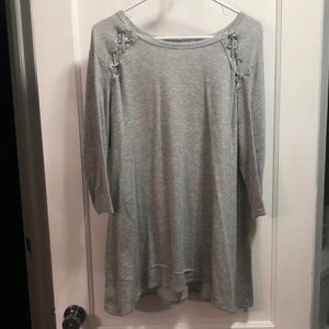Gray 3/4 sleeve tee